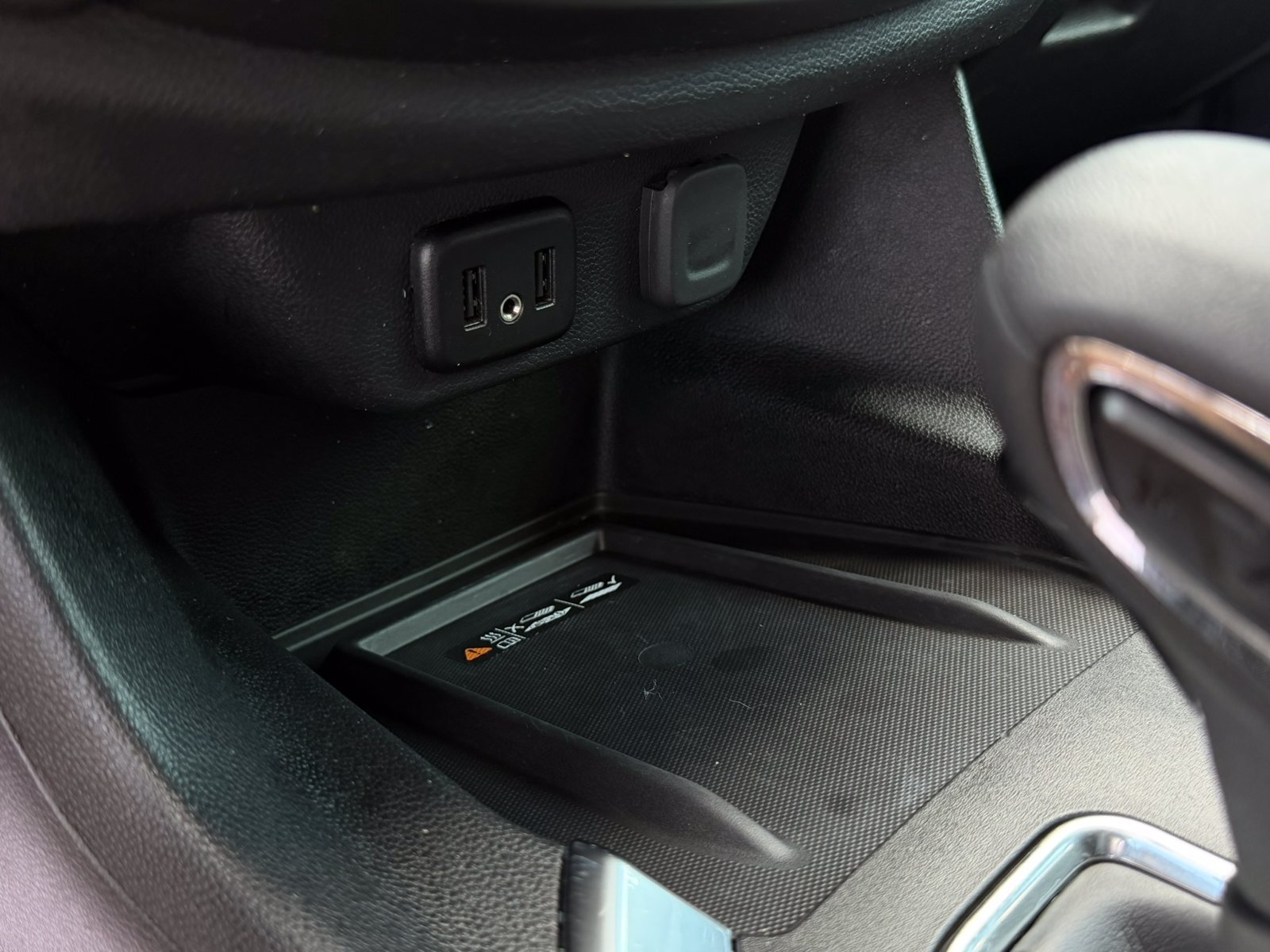 Used 2023 Iridescent Pearl Tricoat Chevrolet LT image 18