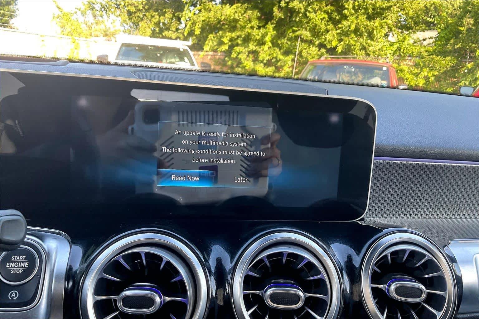Used 2020 Mountain Grey Metallic Mercedes-Benz GLB 250 image 31