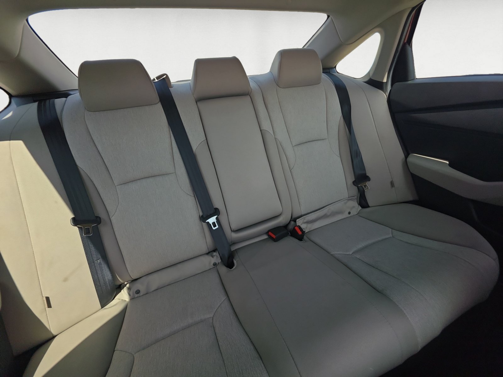 Used 2025 Radiant Red Honda SE image 18