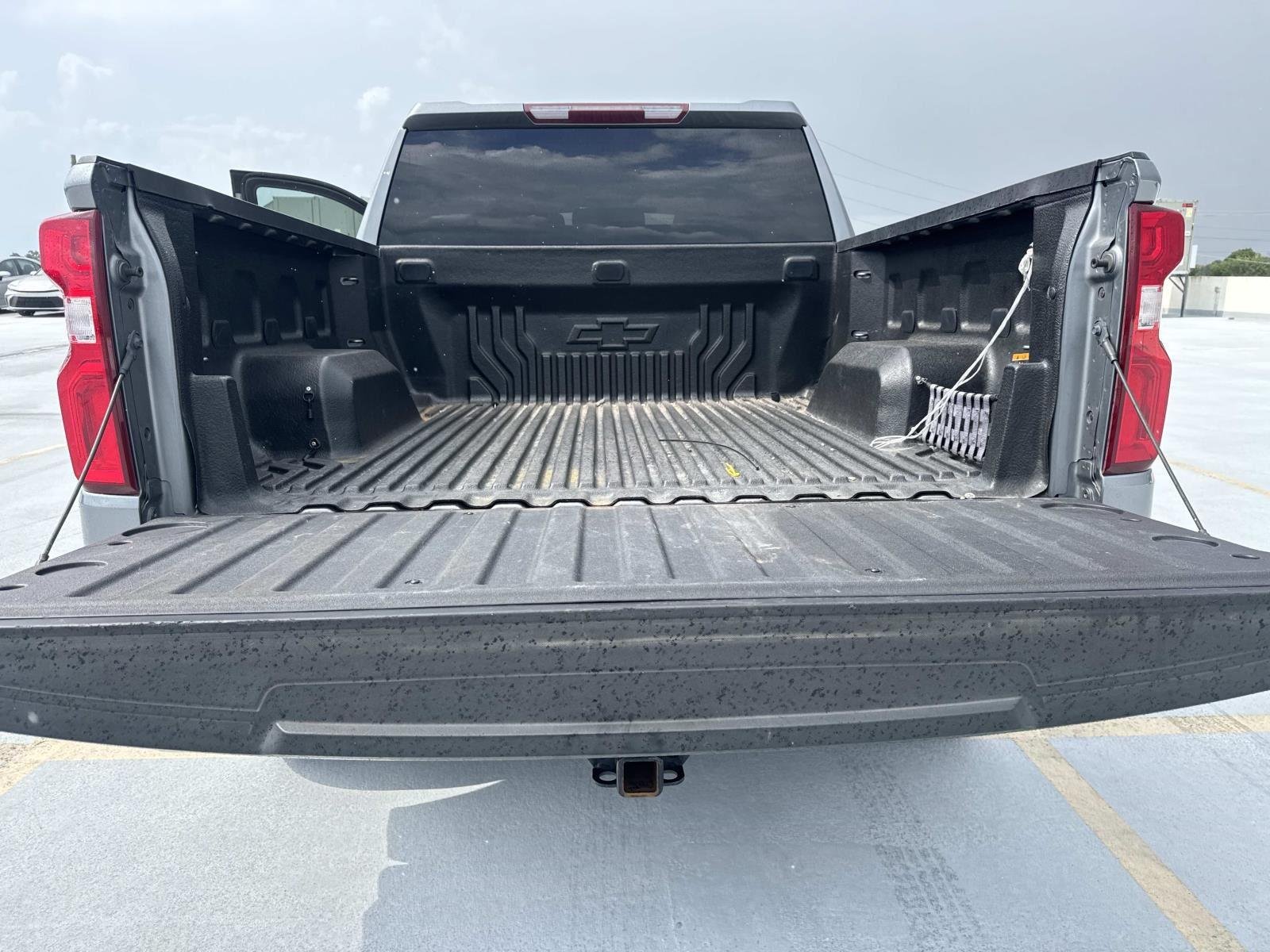 Used 2022 Satin Steel Metallic Chevrolet Custom image 8