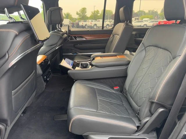 Used 2023 Black Jeep Series III image 22