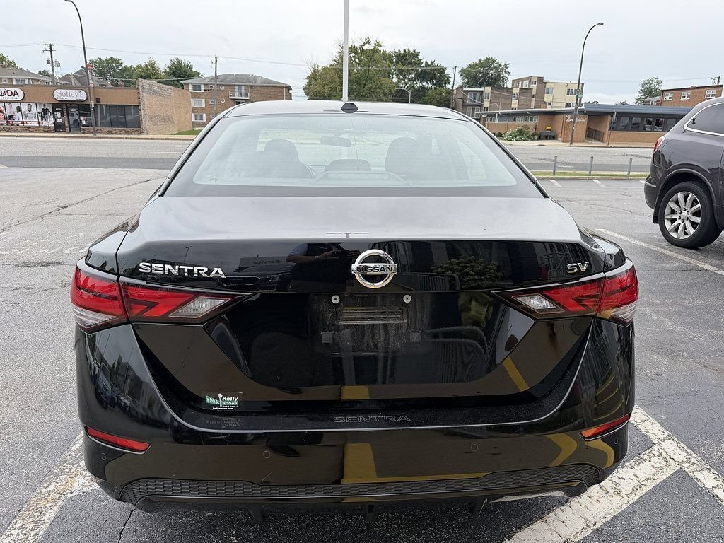 Used 2022 Super Black Nissan SV image 4