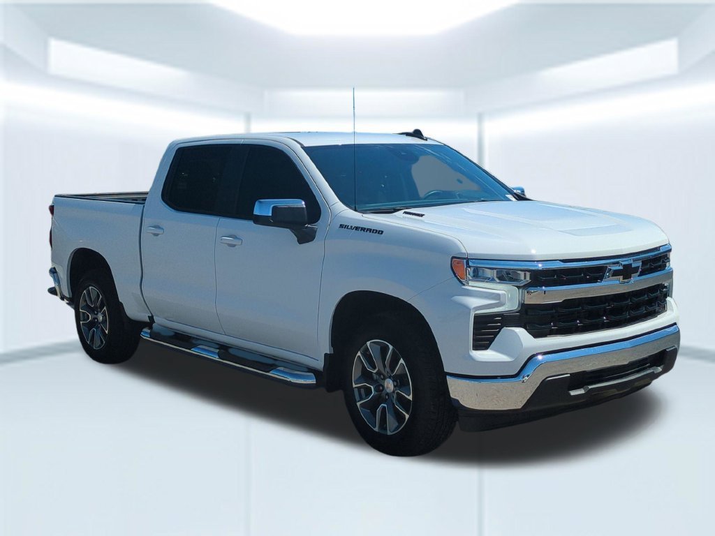 Used 2026 Summit White Chevrolet LT image 10