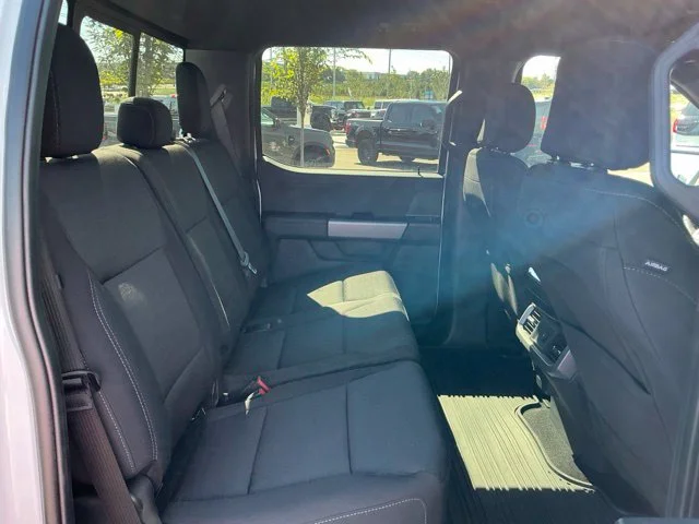 New 2026 Oxford White Ford XLT image 27