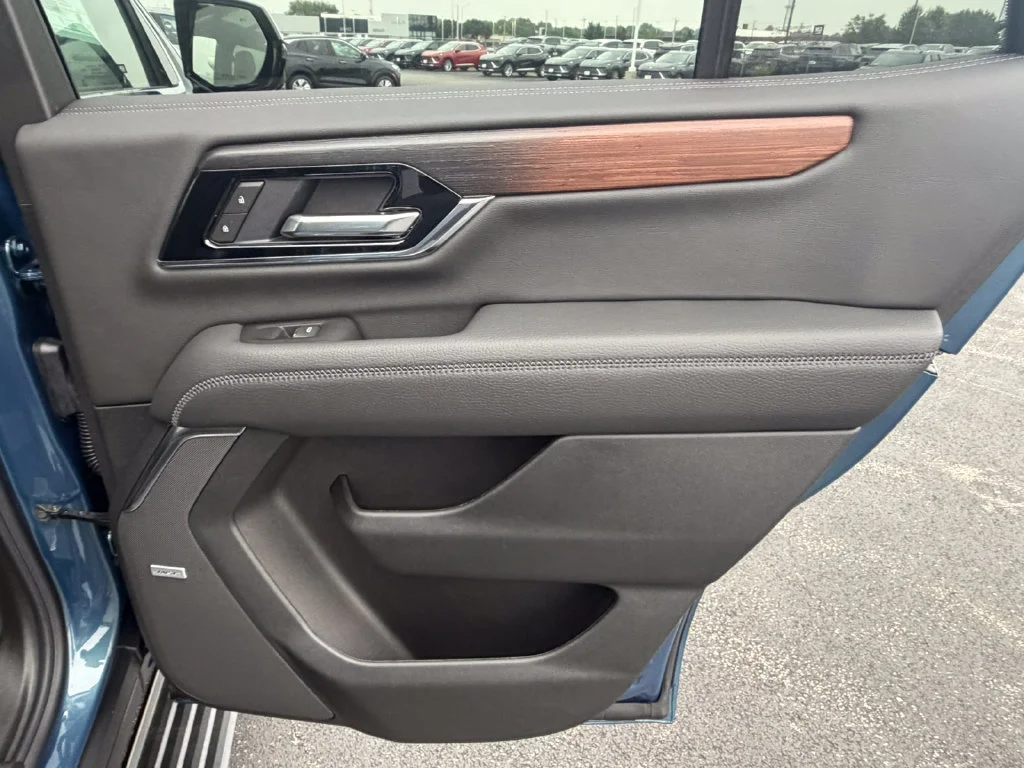 2026 GMC Yukon Denali - Photo 18