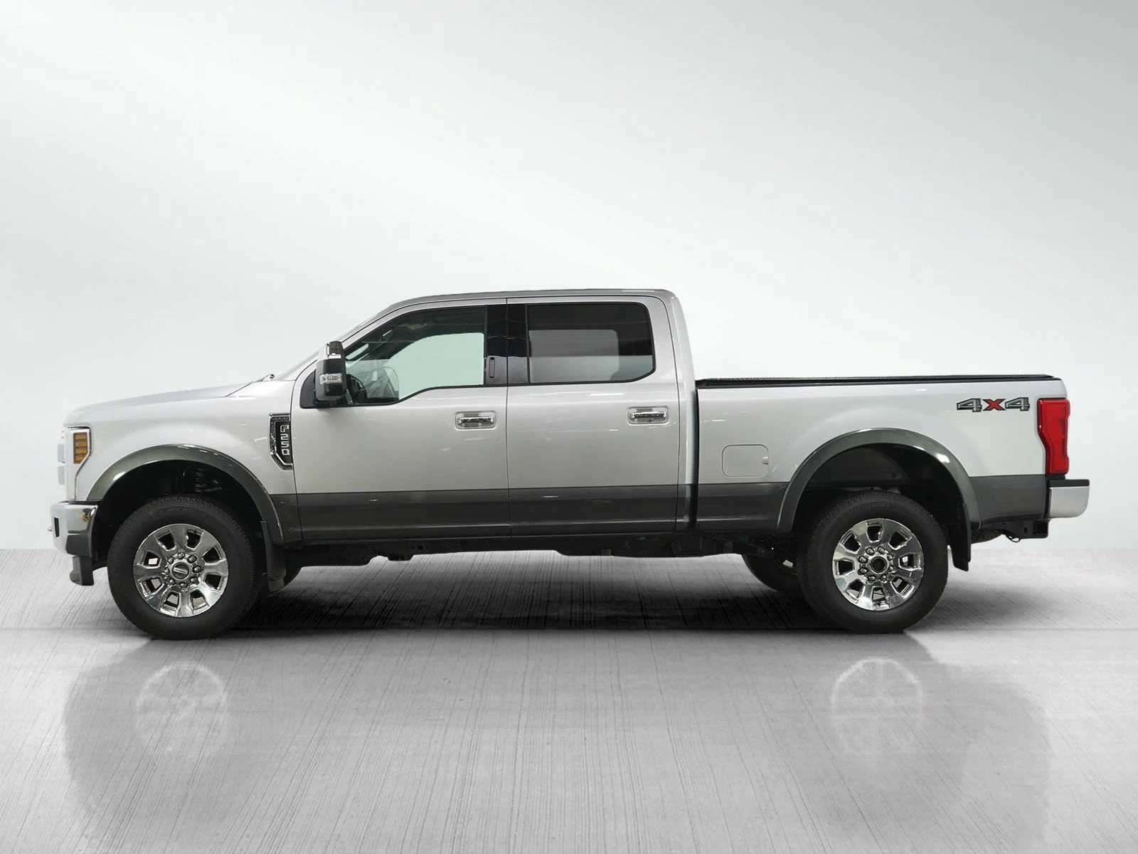 Used 2018 Ford F-250 Super Duty Lariat with VIN 1FT7W2B6XJEB78030 for sale in Wayzata, Minnesota