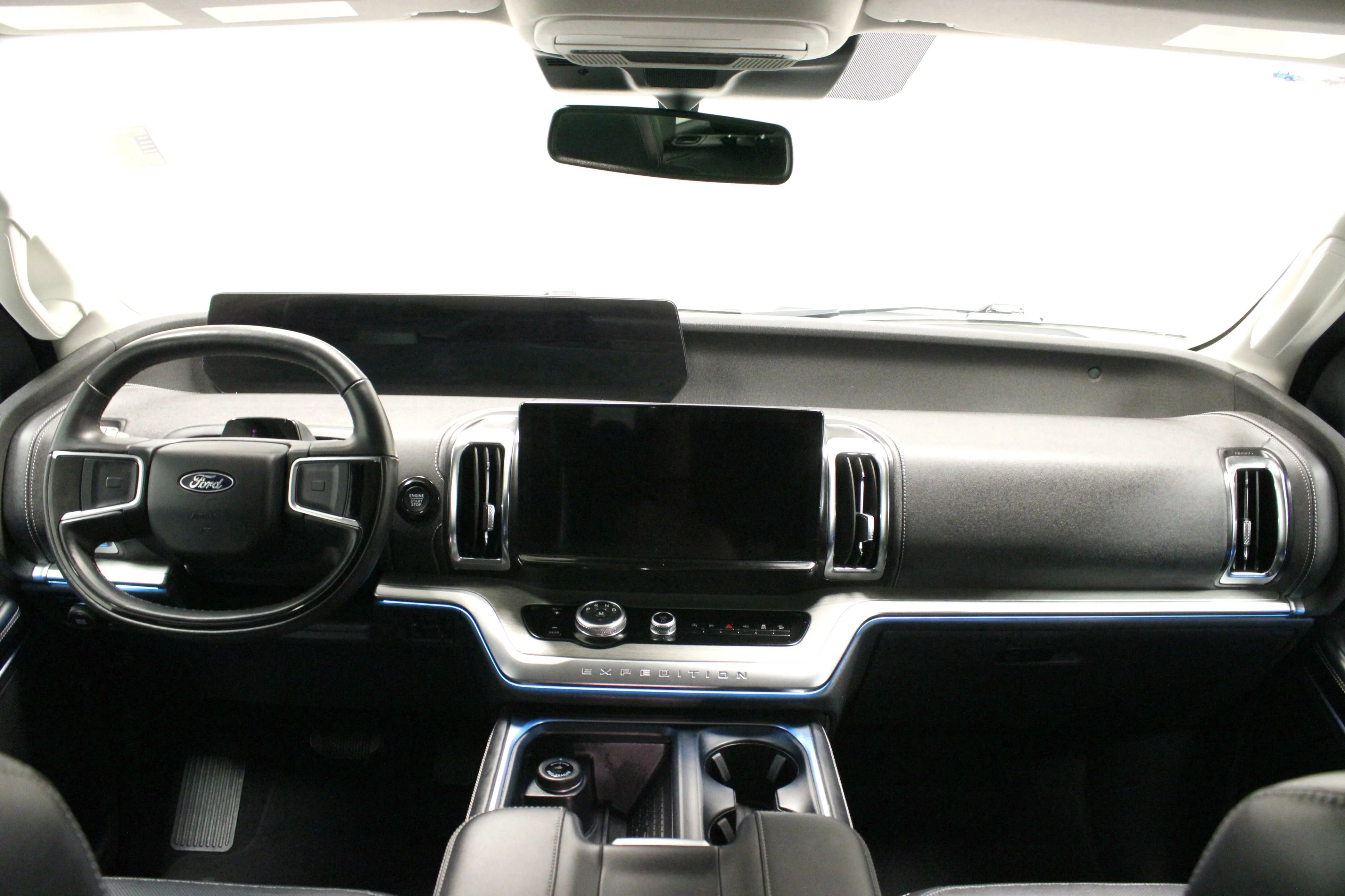 Used 2025 Oxford White Ford Platinum image 24