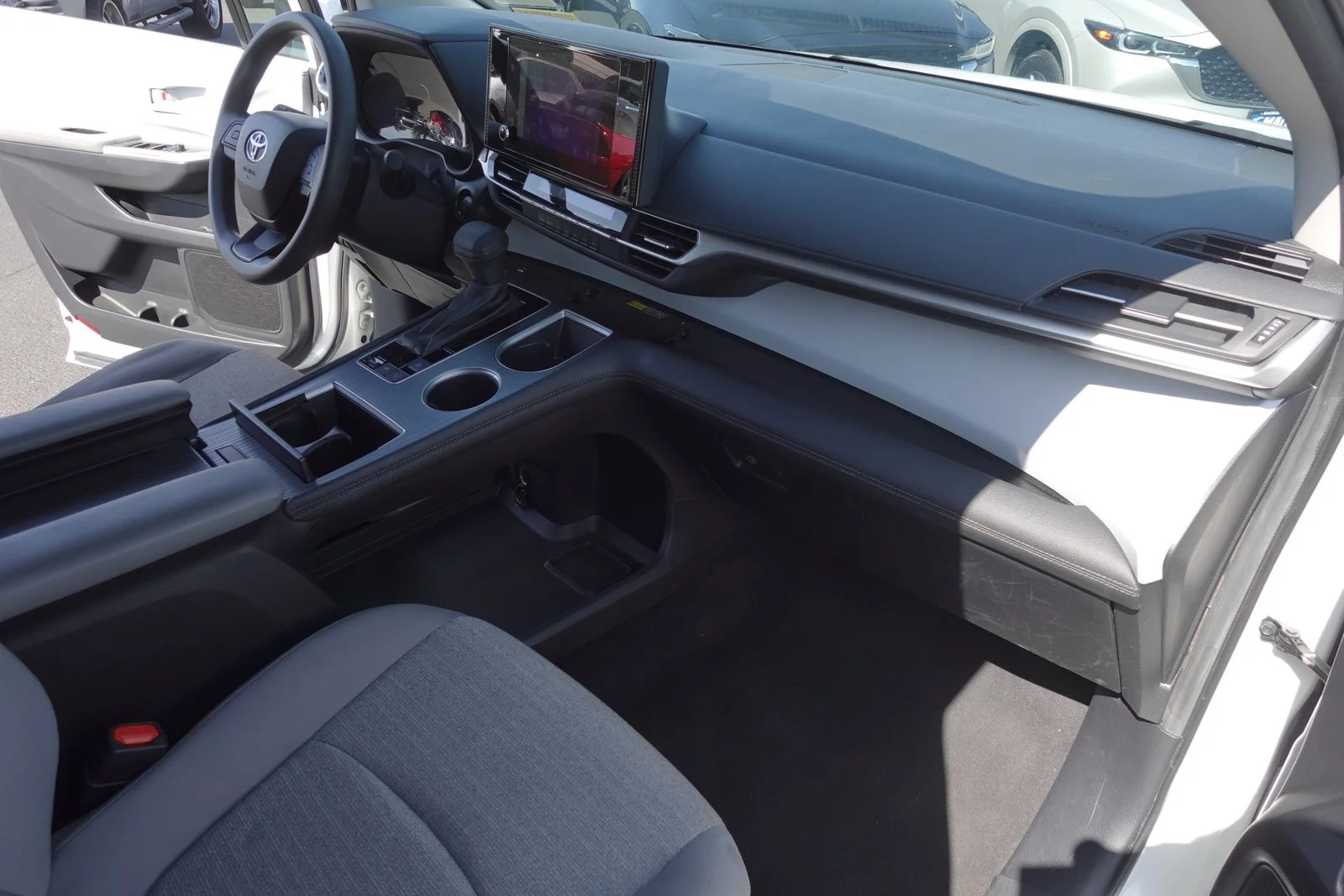 Used 2025 Ice Cap Toyota LE image 11