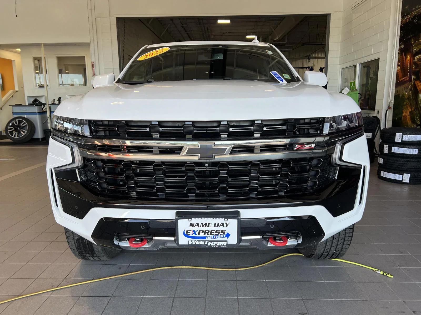 Used 2022 Summit White Chevrolet Z71 image 3