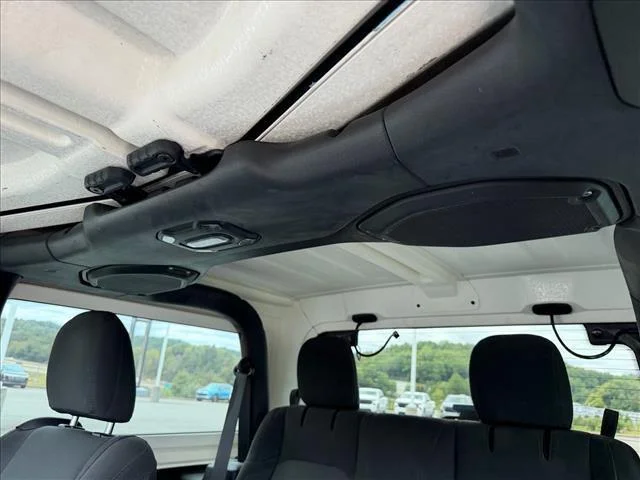 Used 2020 Black Clearcoat Jeep Sport S image 11