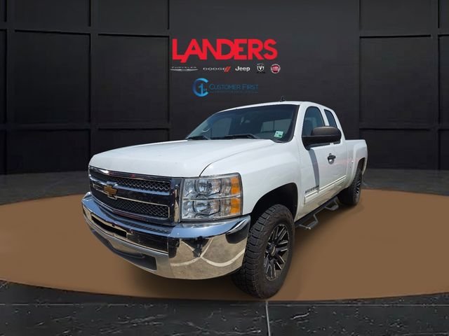 Used 2012 White Chevrolet LT image 1