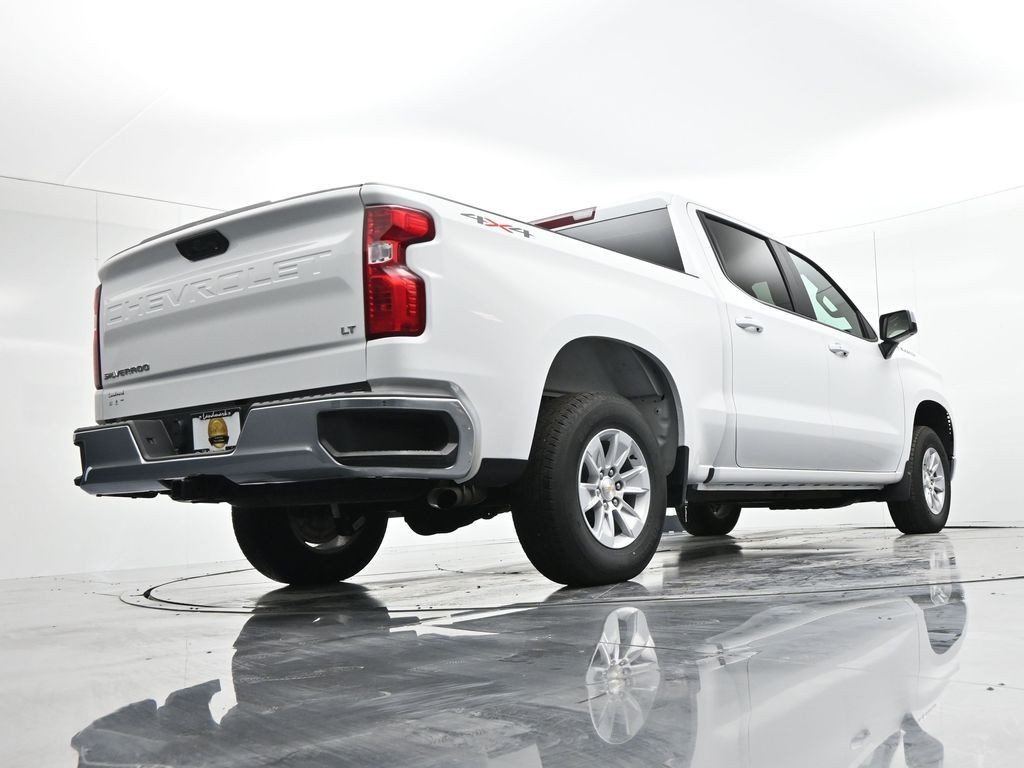 Used 2025 Summit White Chevrolet LT image 22