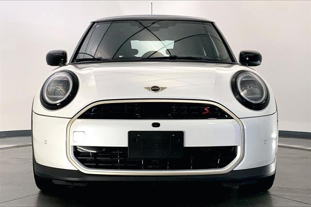 2025 Mini Cooper S Hardtop 2 Door Iconic photo 2