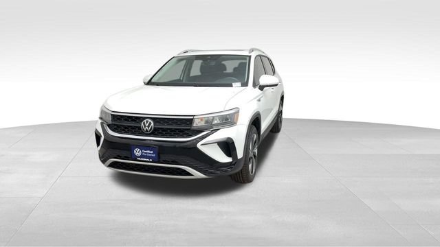 Used 2024 White Volkswagen 1.5T SE image 8
