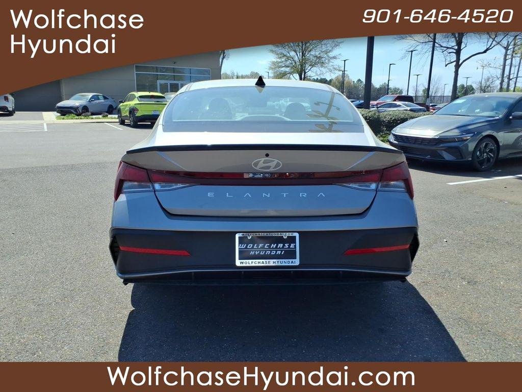 New 2026 Silver Hyundai SEL Sport image 4