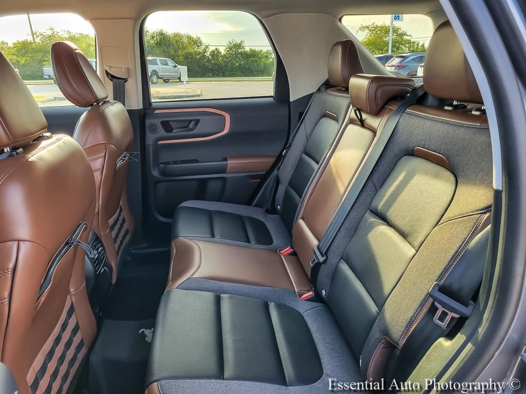 Used 2022 Gray Metallic Ford Outer Banks image 10