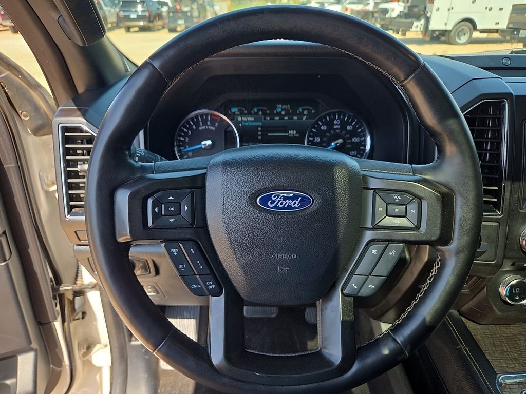 Used 2018 White Platinum Tri-Coat Metallic Ford Limited image 21