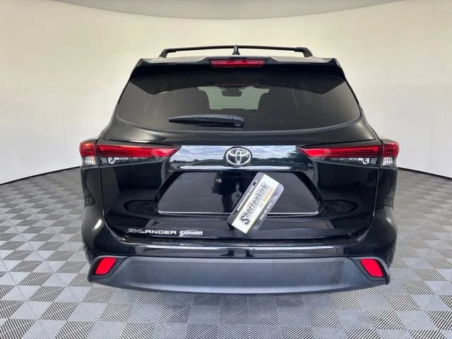 Used 2023 Black Toyota L image 39