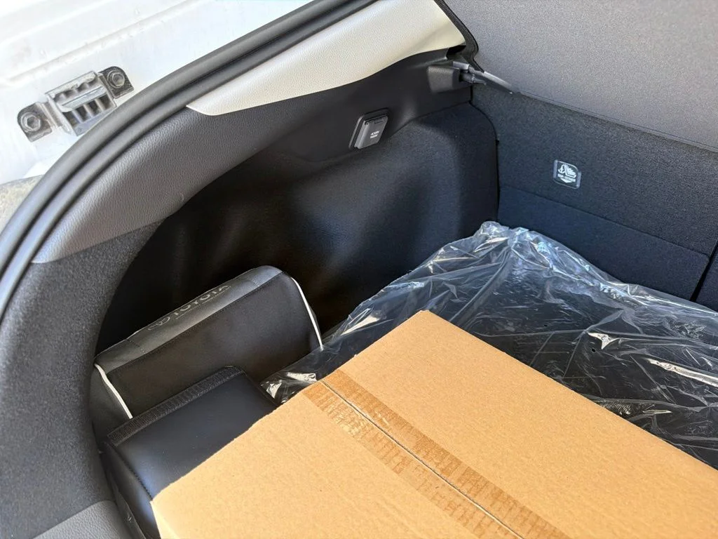 New 2026 Wind Chill Pearl <sup>1</sup> Toyota  SE image 41