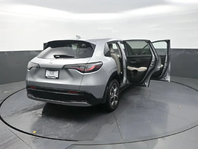 Used 2023 Silver Honda EX-L image 33