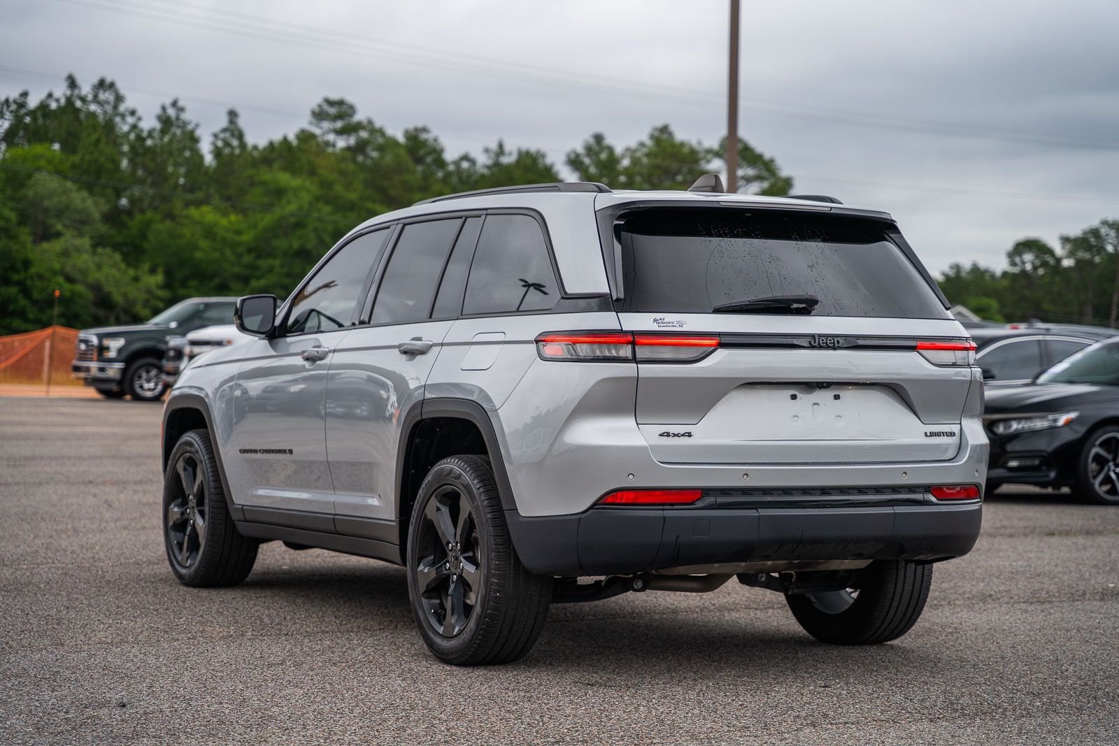 Certified Used 2023 Silver Jeep Limited image 6