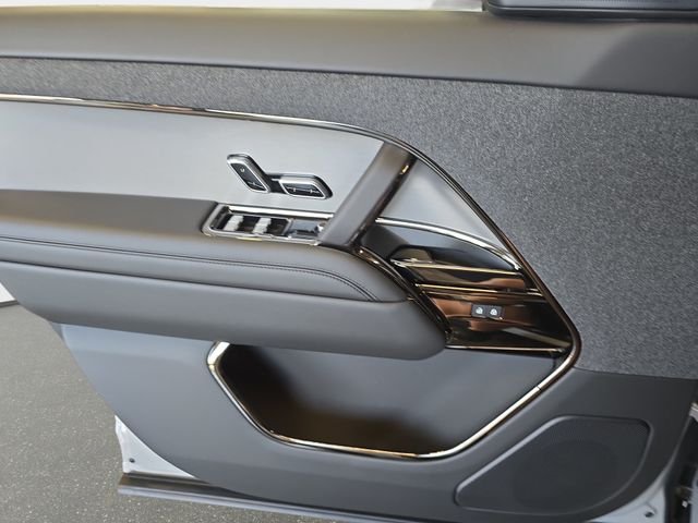 New 2026 Borasco Grey Land Rover SE image 19