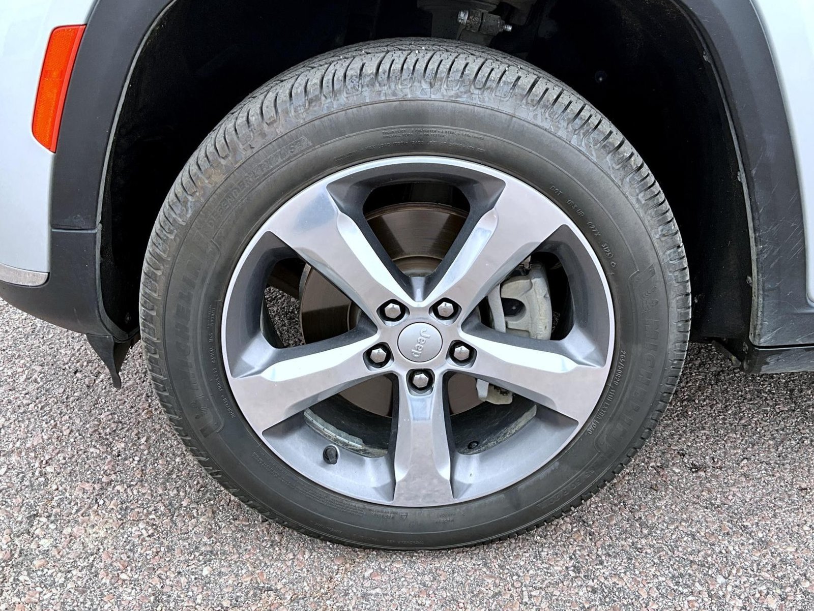 Used 2021 Silver Jeep Limited image 24