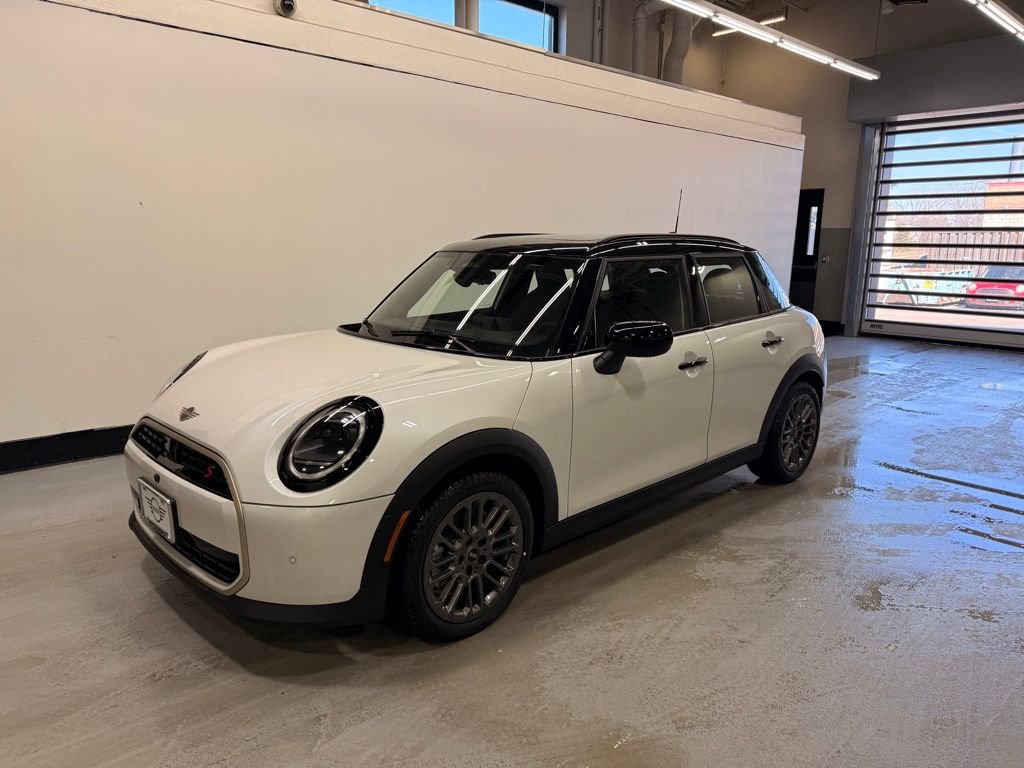 2026 MINI Hardtop Cooper S's photo