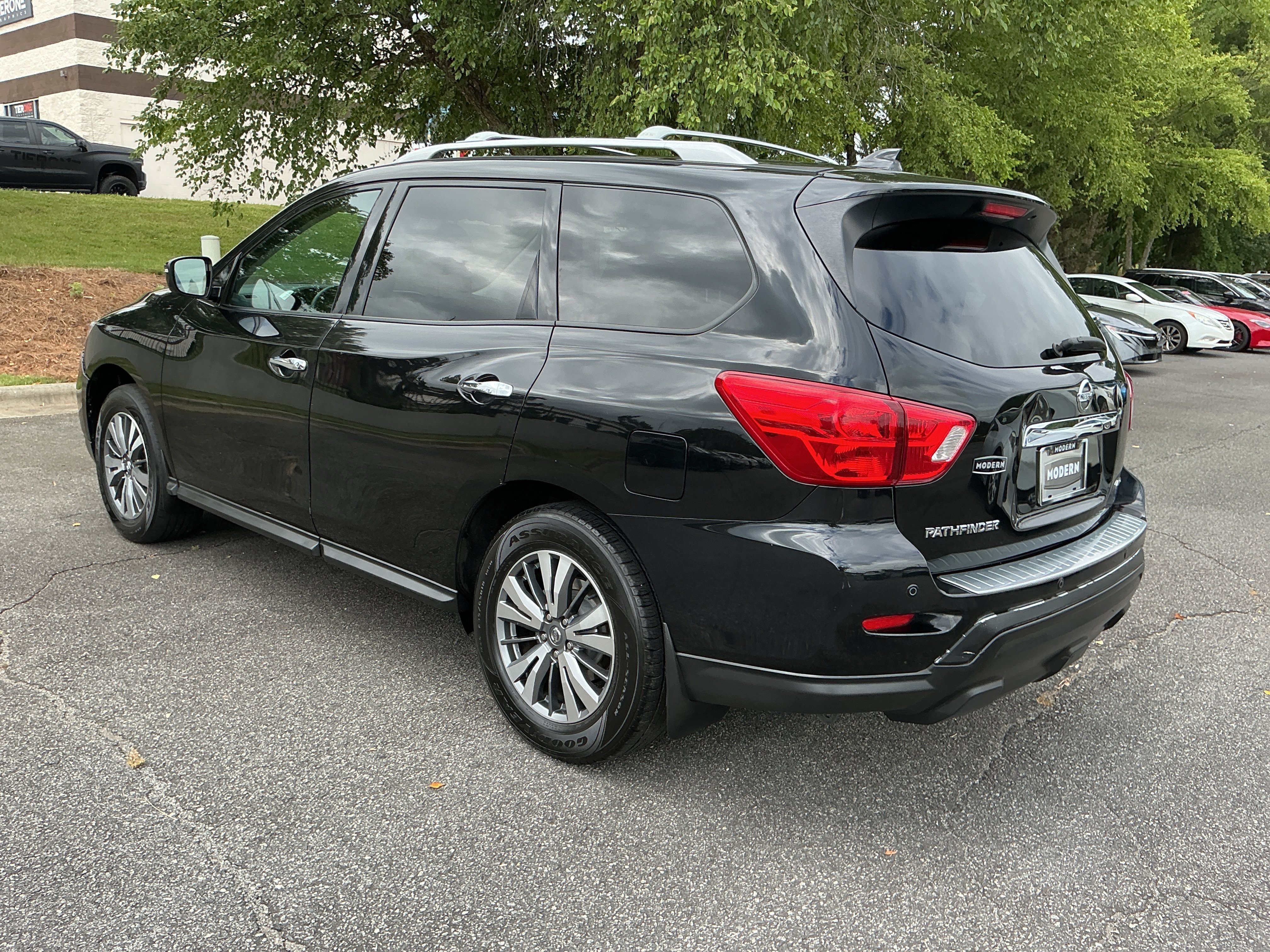 Used 2020 Magnetic Black Pearl Nissan S image 2