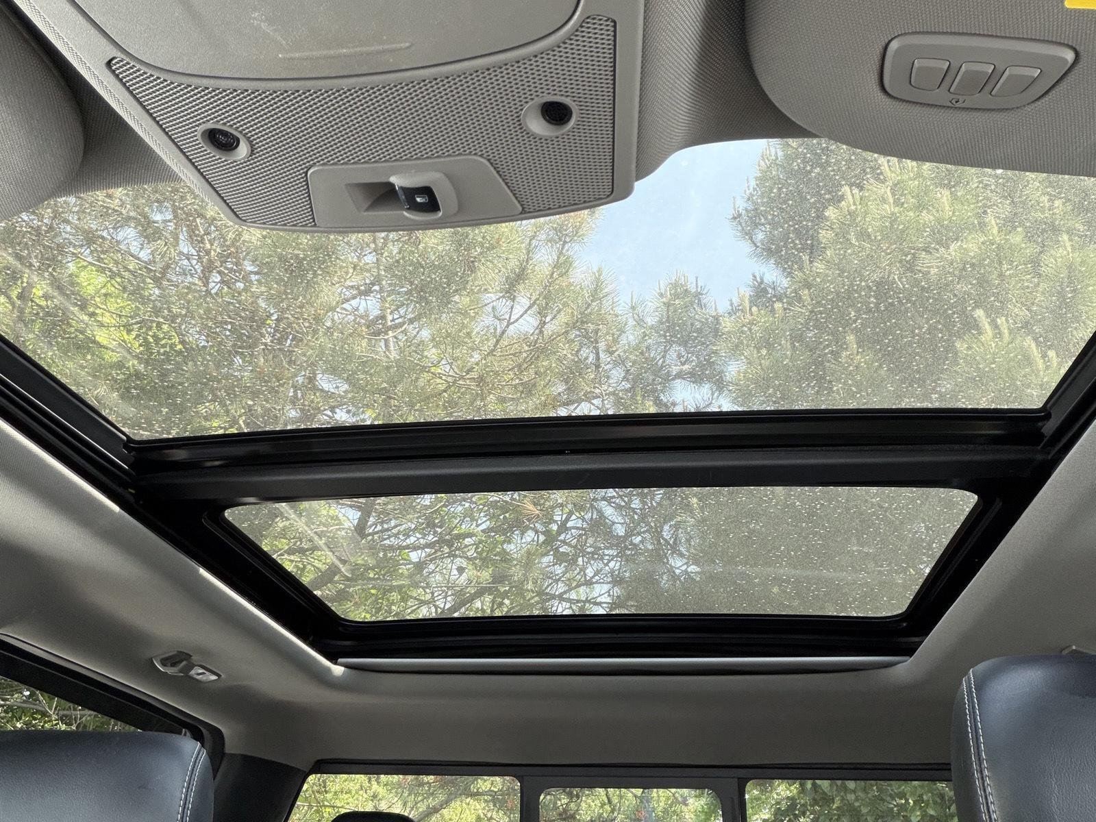Used 2019 Silver Spruce Ford LARIAT image 10