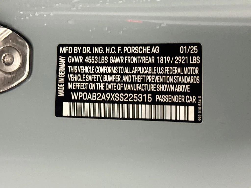 Used 2025  Porsche Carrera 4 GTS image 33