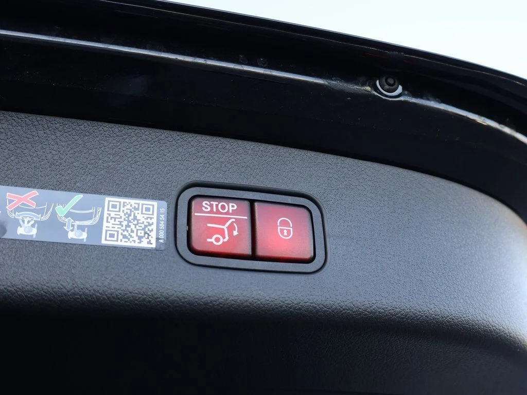 Used 2026 Black Mercedes-Benz GLC 300 image 19