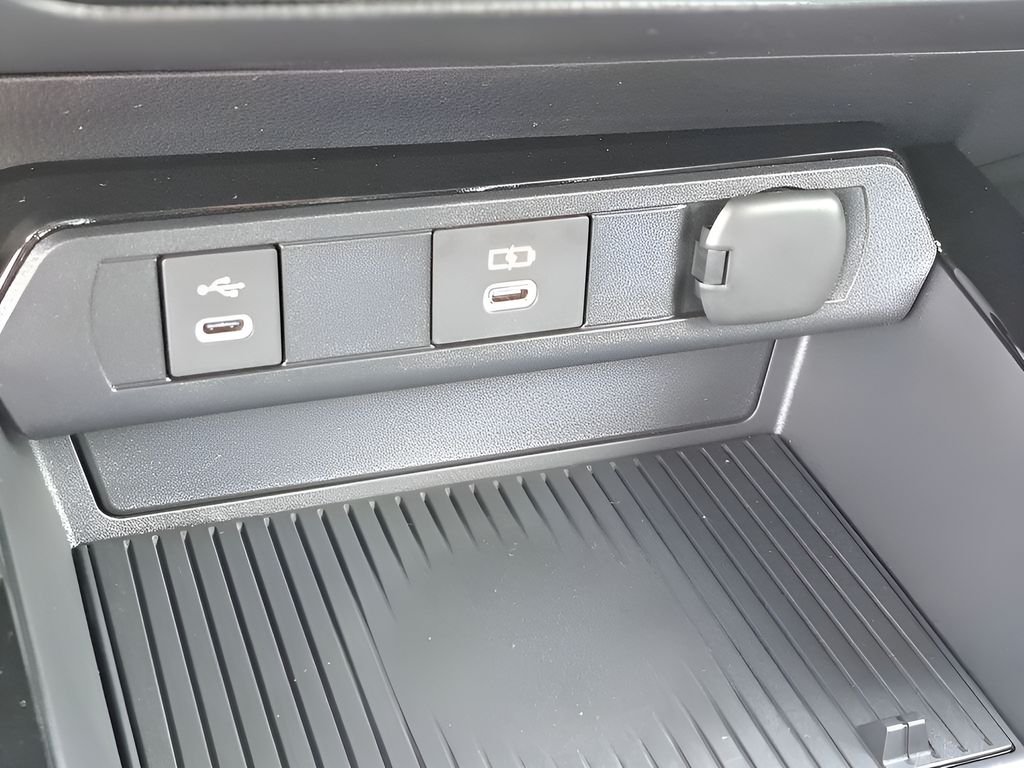 2026 Toyota Prius Plug-in Hybrid XSE - Photo 23