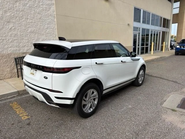 Certified Used 2021 Fuji White Land Rover Dynamic image 4