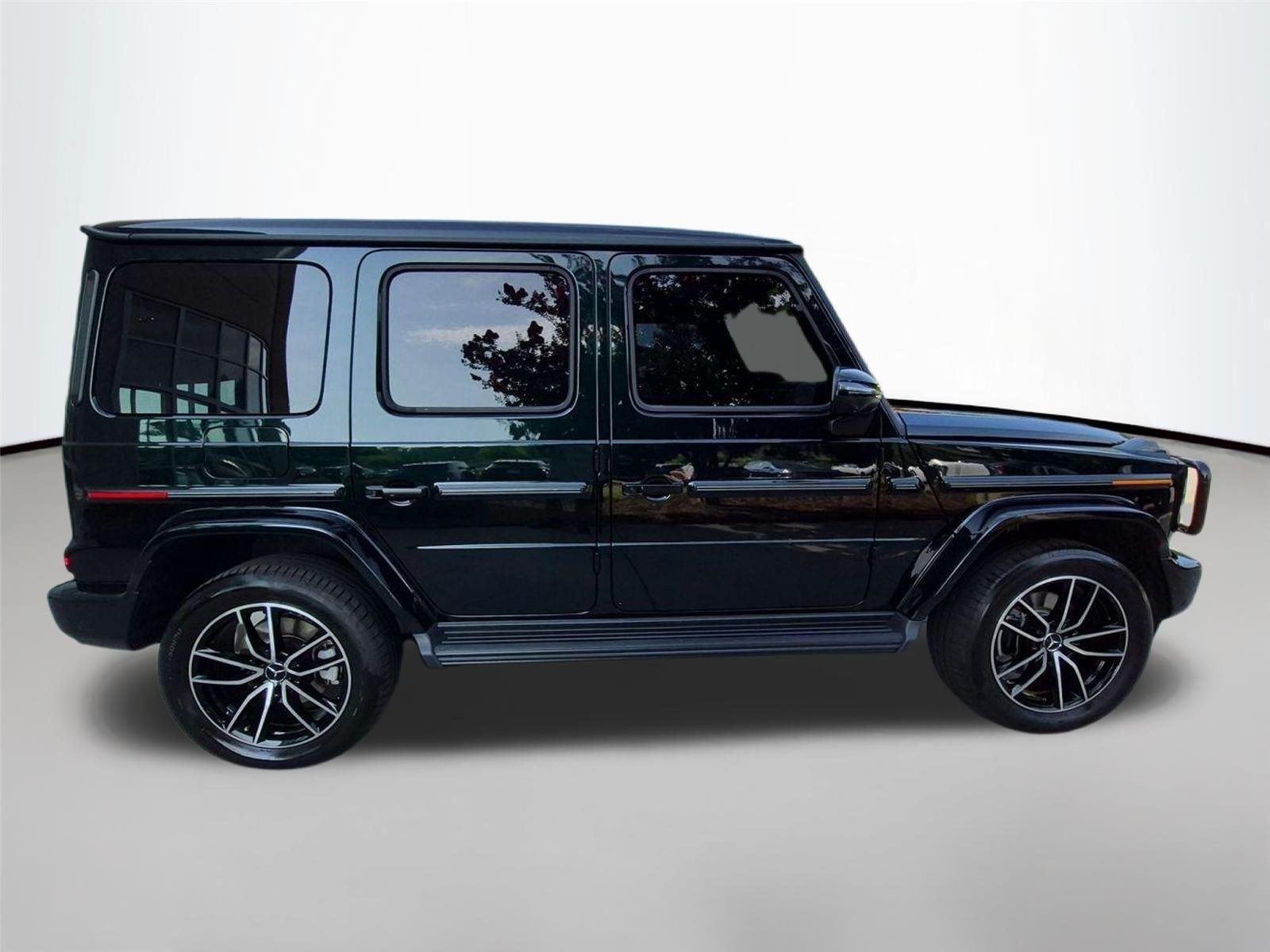 Used 2025  Mercedes-Benz G 550 image 4