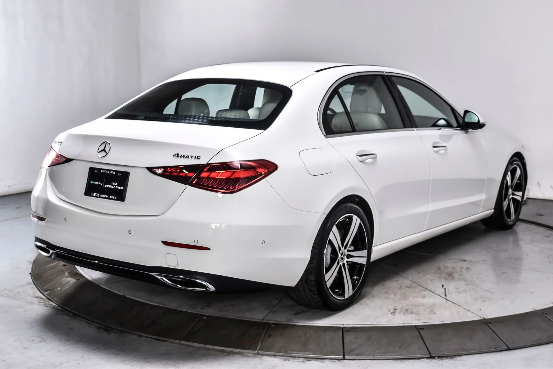 Used 2023 Polar White Mercedes-Benz C 300 image 5
