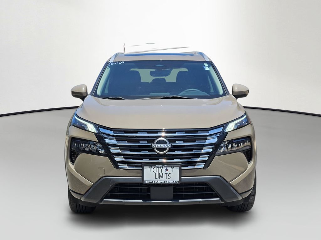 Certified Used 2024  Nissan SV image 2