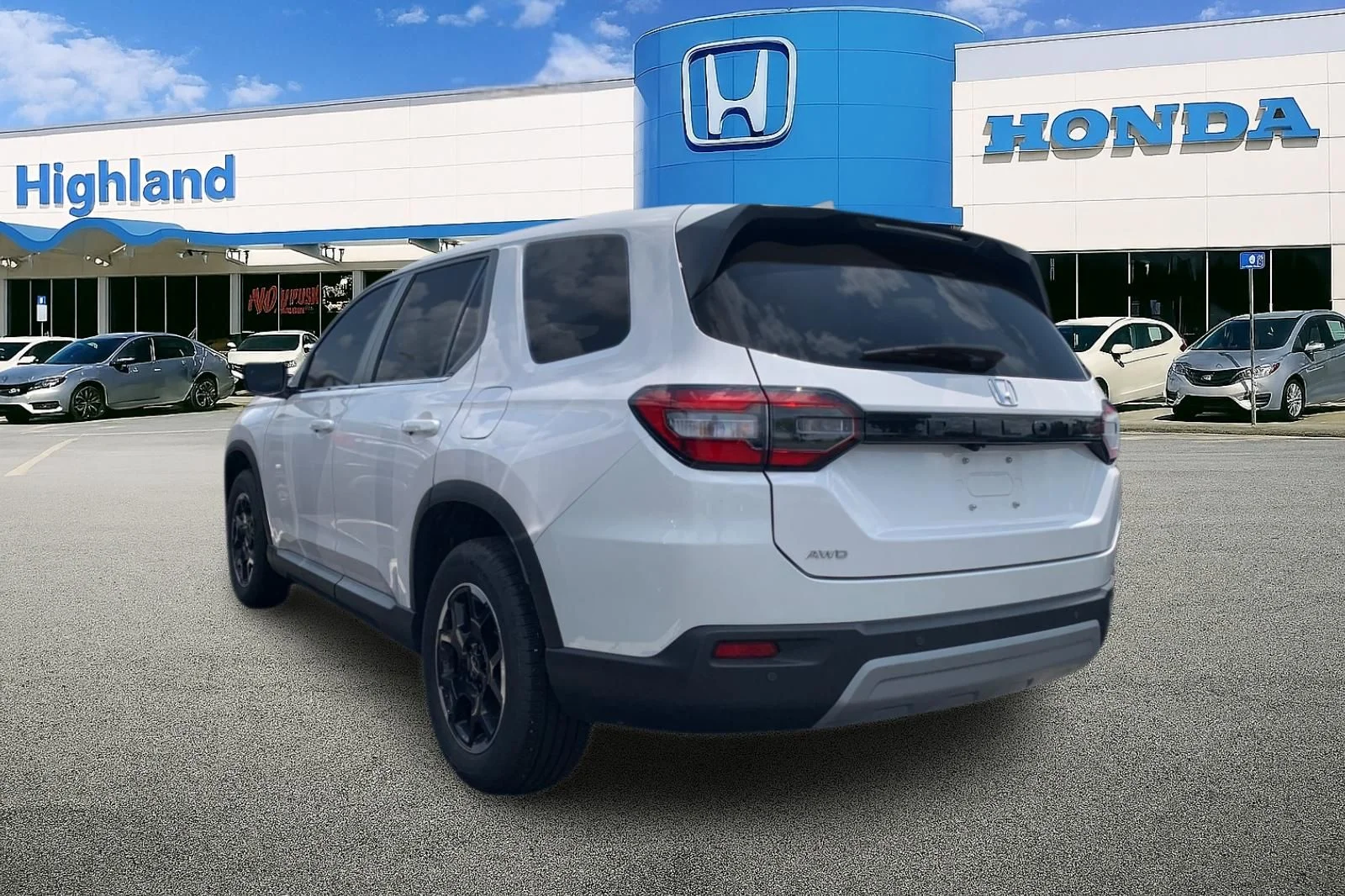 Used 2025 Silver Honda EX-L image 2