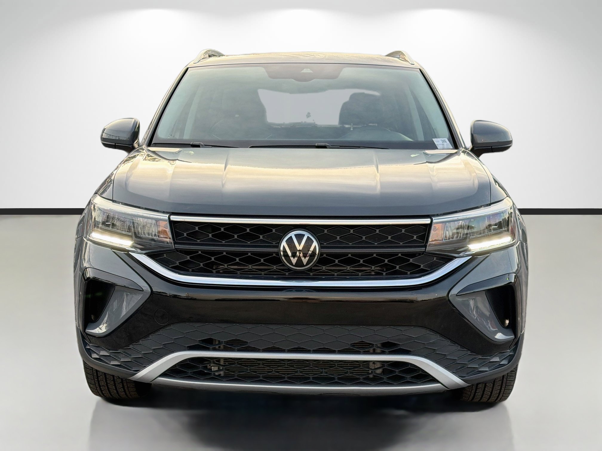 Used 2024 Pure Gray Volkswagen SE image 8