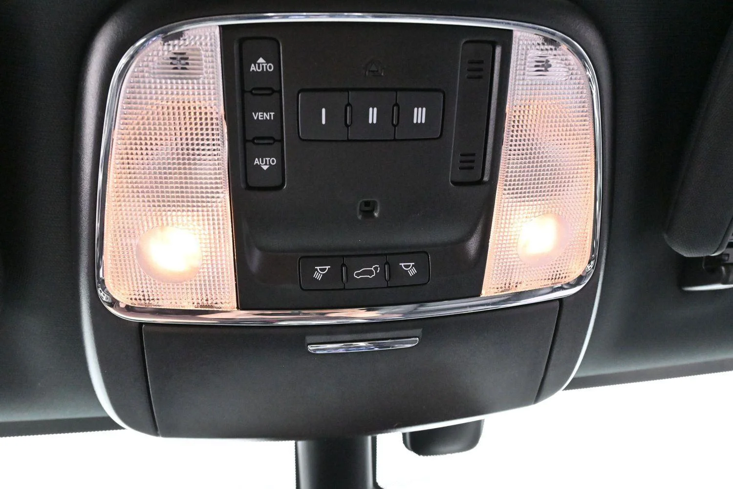 Used 2021 Bright White Clearcoat Jeep Limited image 28