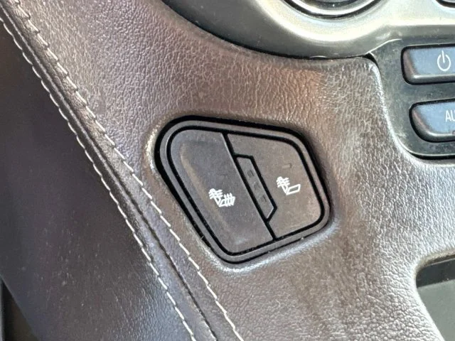 Used 2018 Silver Chevrolet LT image 40