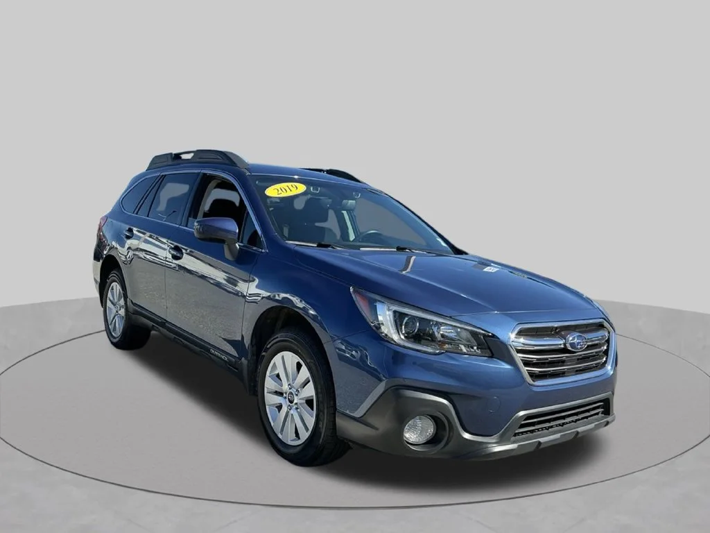Used 2019 Blue Subaru 2.5i Premium image 12