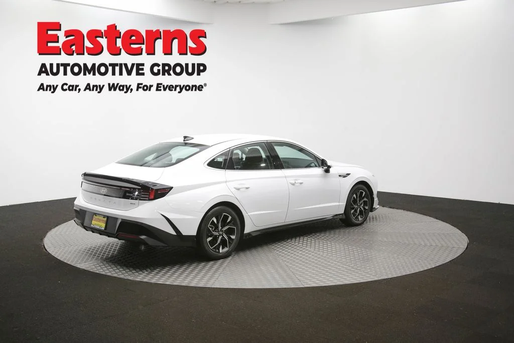 Used 2024 White Hyundai SEL image 41