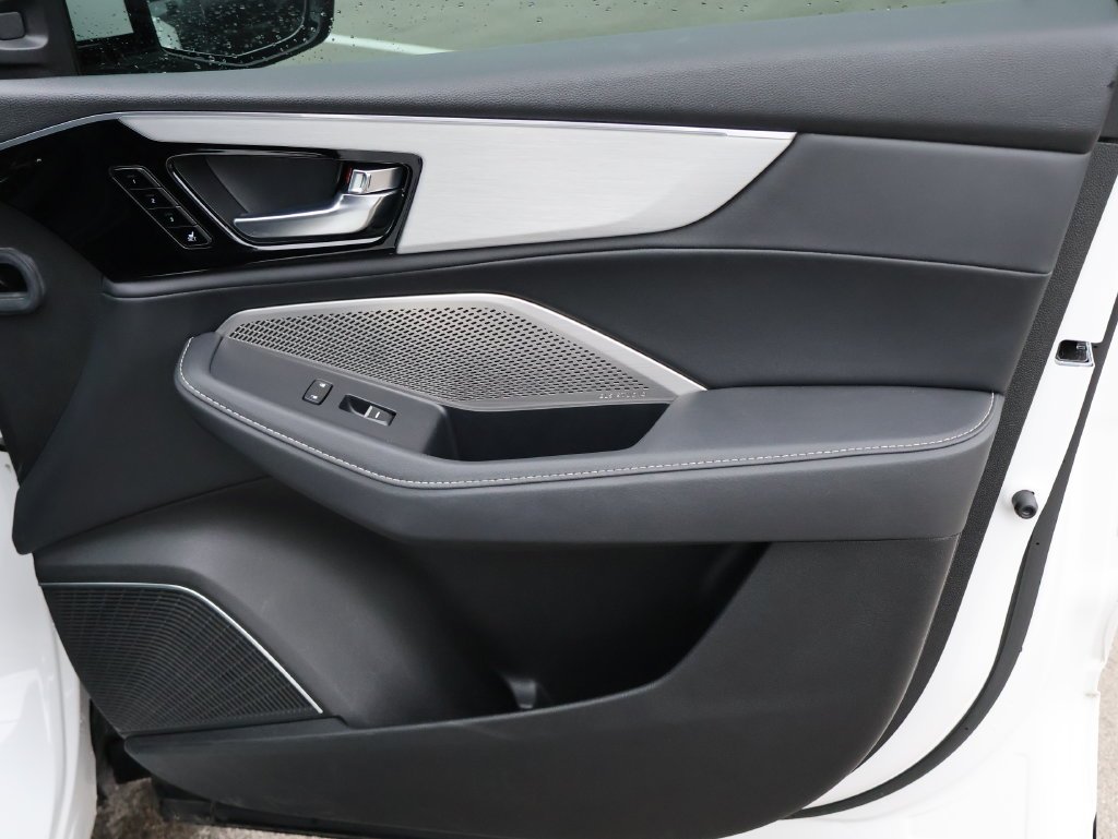 Used 2024  Acura Technology image 11