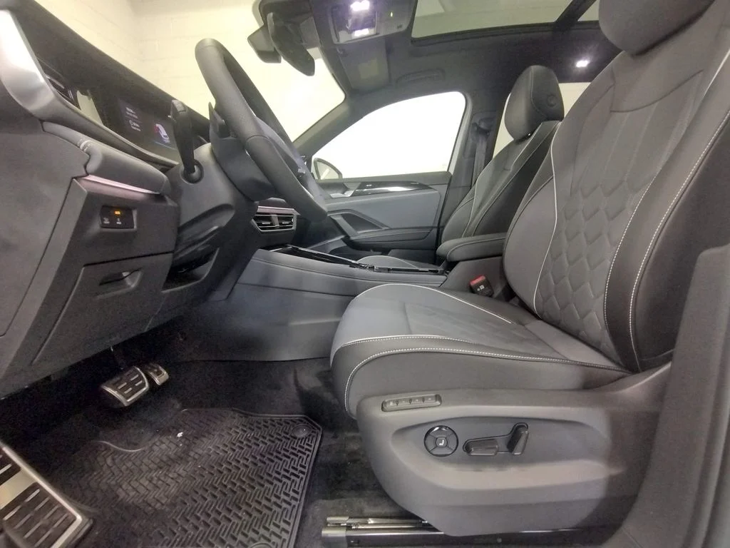 New 2026 White Volkswagen 2.0T SEL R-Line Turbo image 22