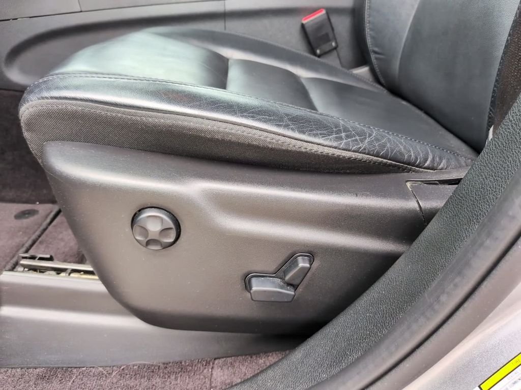 Certified Used 2018 Silver Jeep Limited image 16