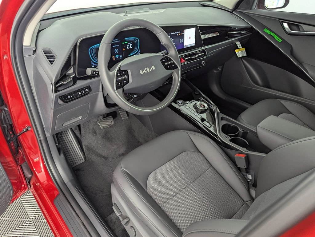 2025 Kia Niro EX - Photo 11