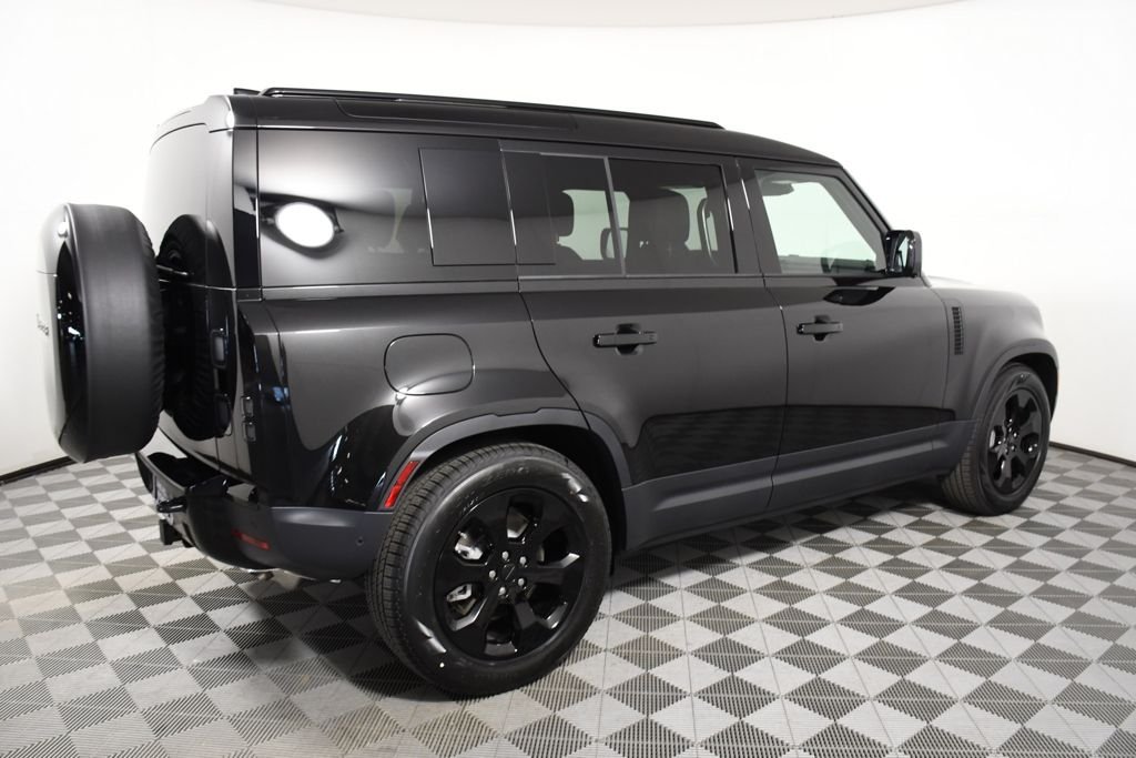 New 2026 Santorini Blk Land Rover S image 7