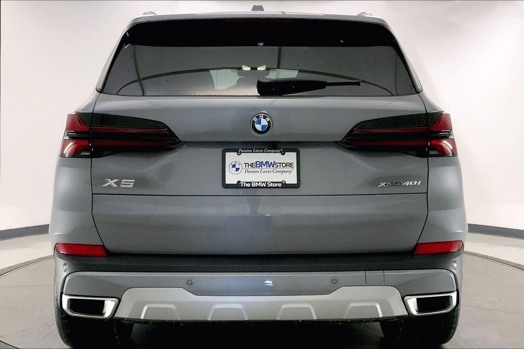 Certified Used 2026 Skyscraper Grey Metallic BMW  image 3