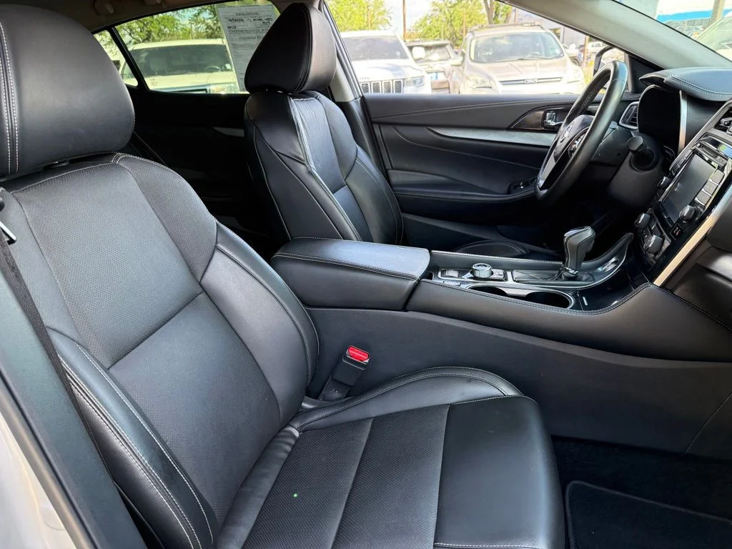 Used 2017 Brilliant Silver Nissan 3.5 SV image 18